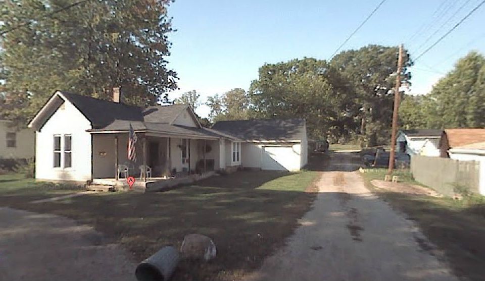 1st image of 214 W Leonard St