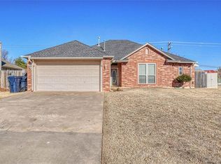 11601 SW 3rd St, Yukon, OK 73099