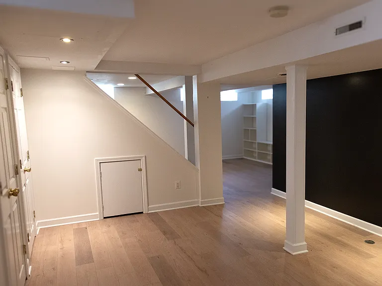 505 Catalpa Dr — Photo 16