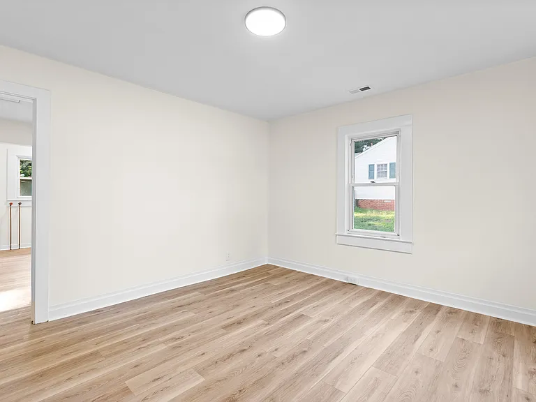 1444 Irving St — Photo 2