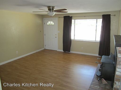 3rd image of 800 Sonoma St