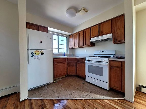 4th image of 144-15 176th St #1