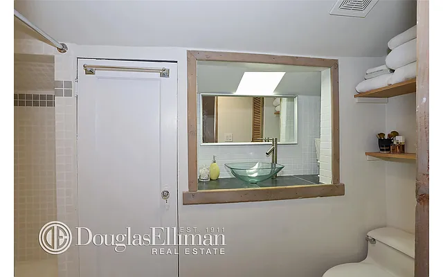Rented by Douglas Elliman | media 21