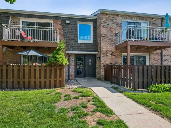 4607 Kings Walk Dr APT 1B, Rolling Meadows, IL 60008