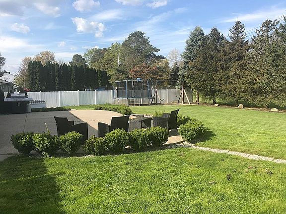 4th image of 63022 Ivy Dr