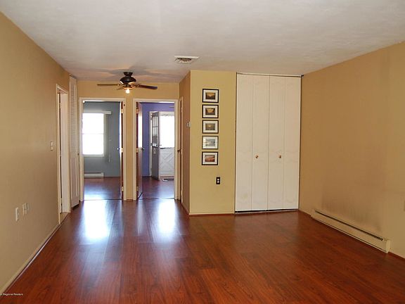 4th image of 536B Dartmoor Ct
