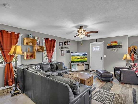 4th image of 109 Beechwood Ln