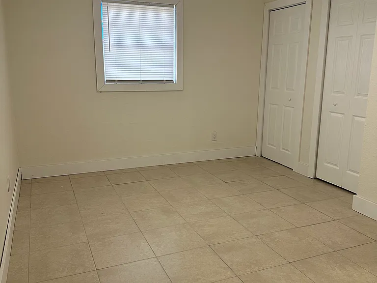4306 E Clifton St — Photo 11