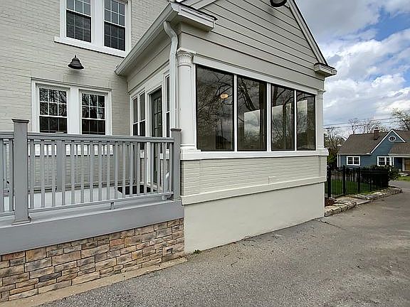 4th image of 404 Murrell St