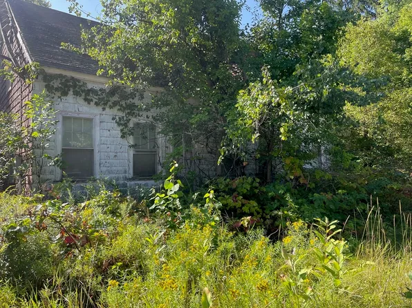 16 Liberty St, Athol, MA 01331