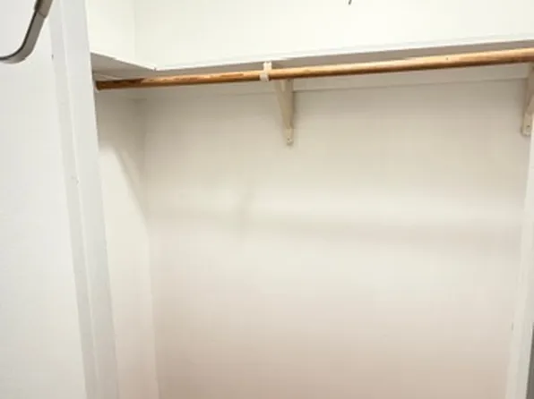 3193 Hatting Place image 9 of 10