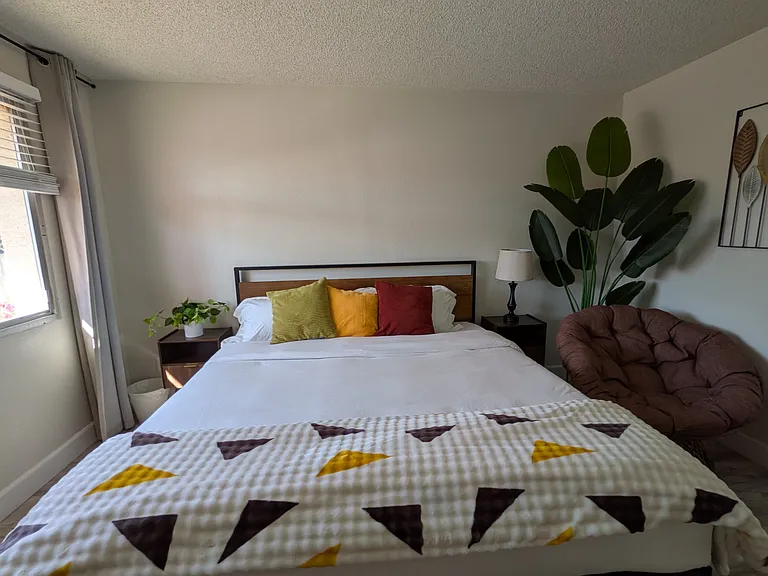 2035 E Cornell Dr — Photo 36
