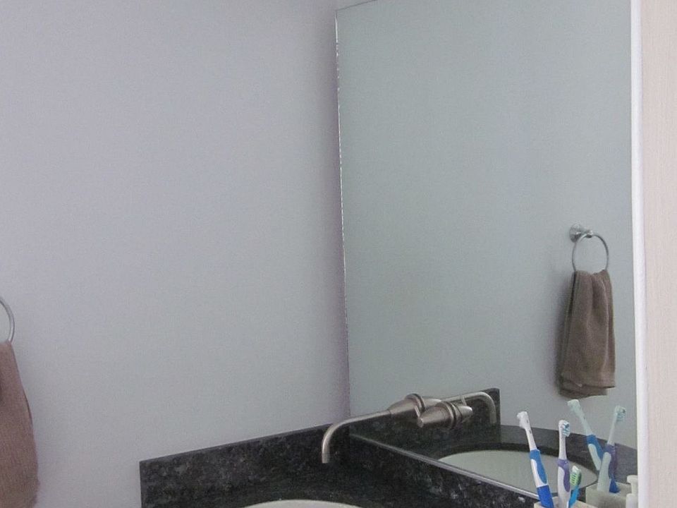 1st image of 925 Lovell Dr
