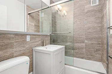 Rented by New York Casas Ltd.