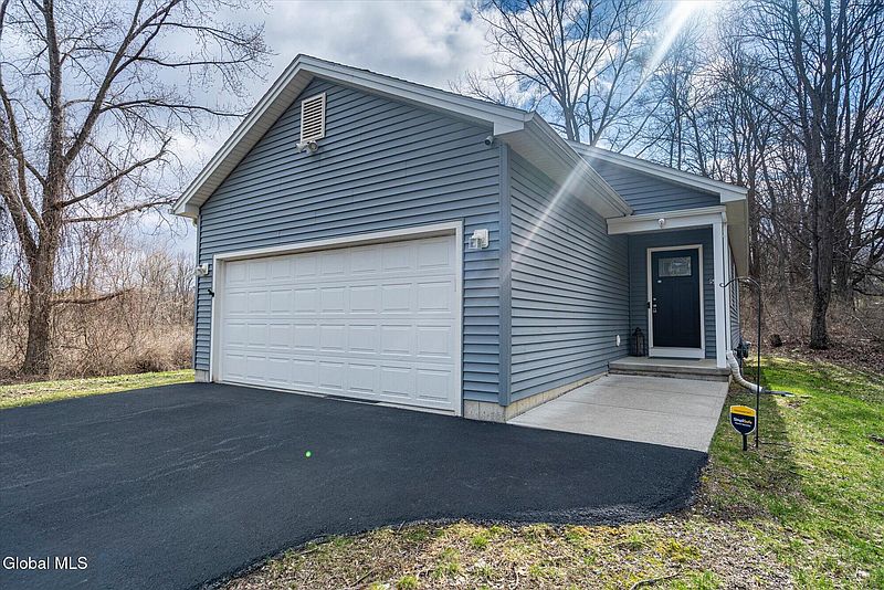 2nd image of 56 Meadowbrook Road