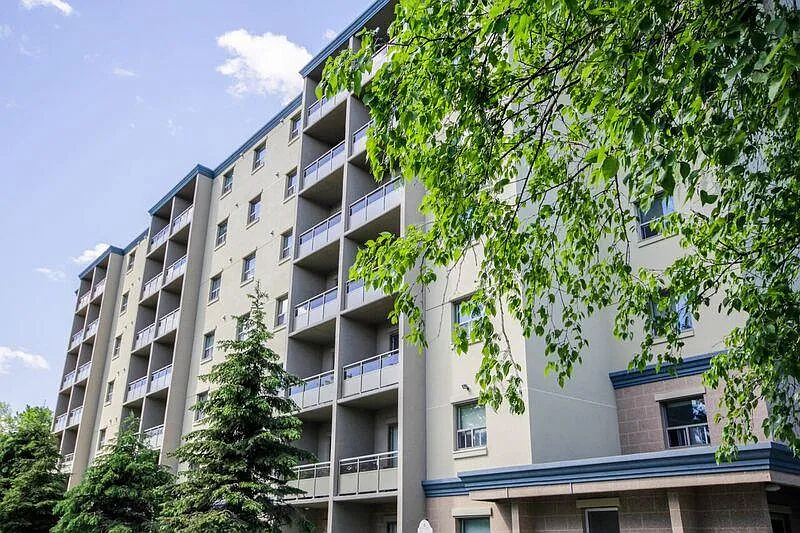 391 Barrie Rd