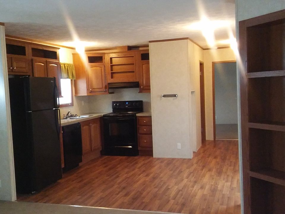 1st image of 113 Irma Ln #113