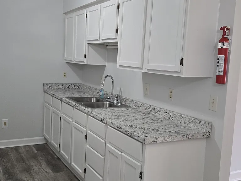 312 Acme St #C — Photo 6