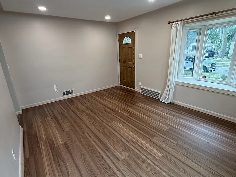 25428 Hopkins St — Photo 22