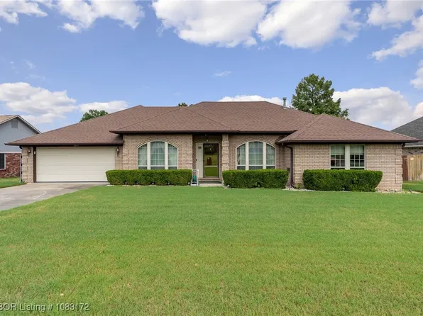 8801 Skypark Dr, Fort Smith, AR 72903