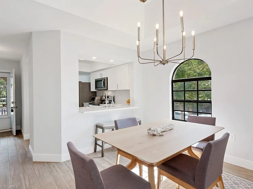 3 bed, 2.0 bath, 1480 sqft, $4,000 — Photo 3