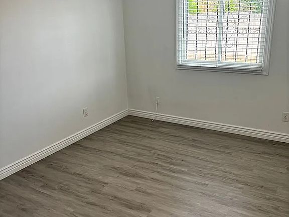 4th image of 4020 N 61st Ave