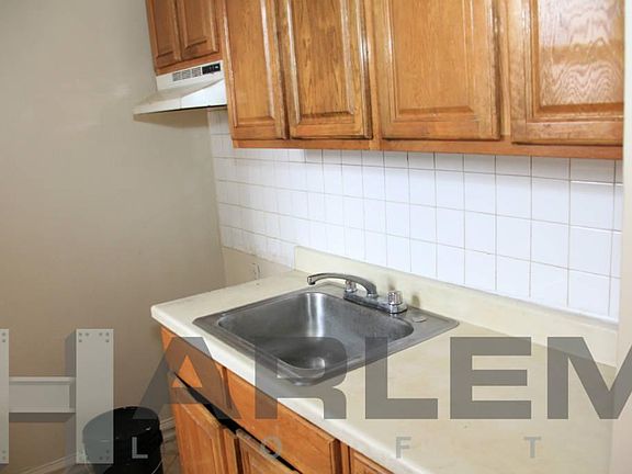 4th image of 61 Adrian Ave APT 1C