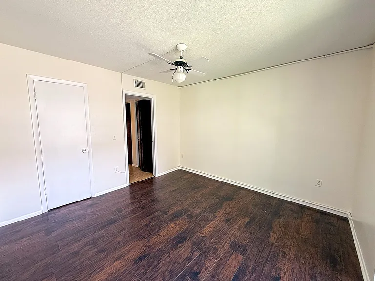 1700 SW 16th Ct #M26 — Photo 11