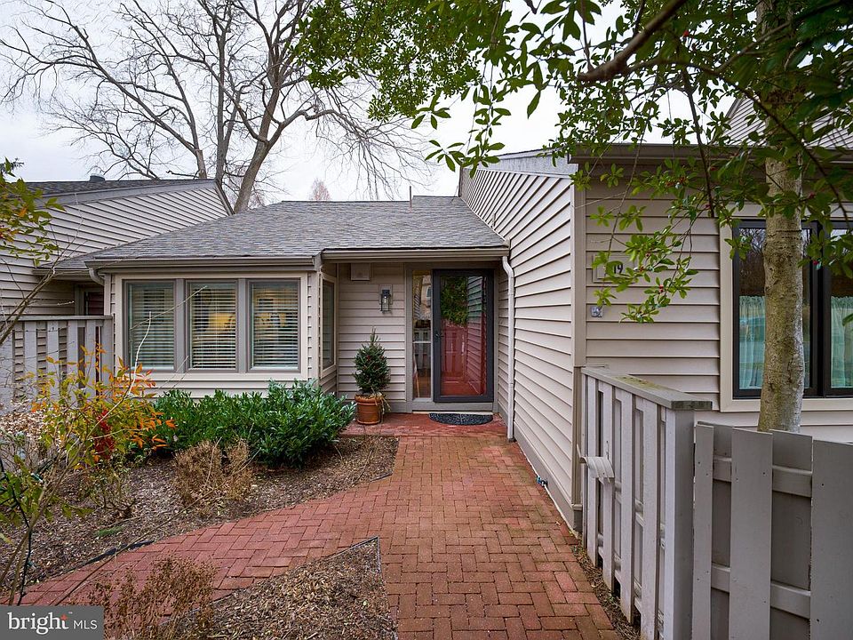 1st image of 219 Chandler Dr