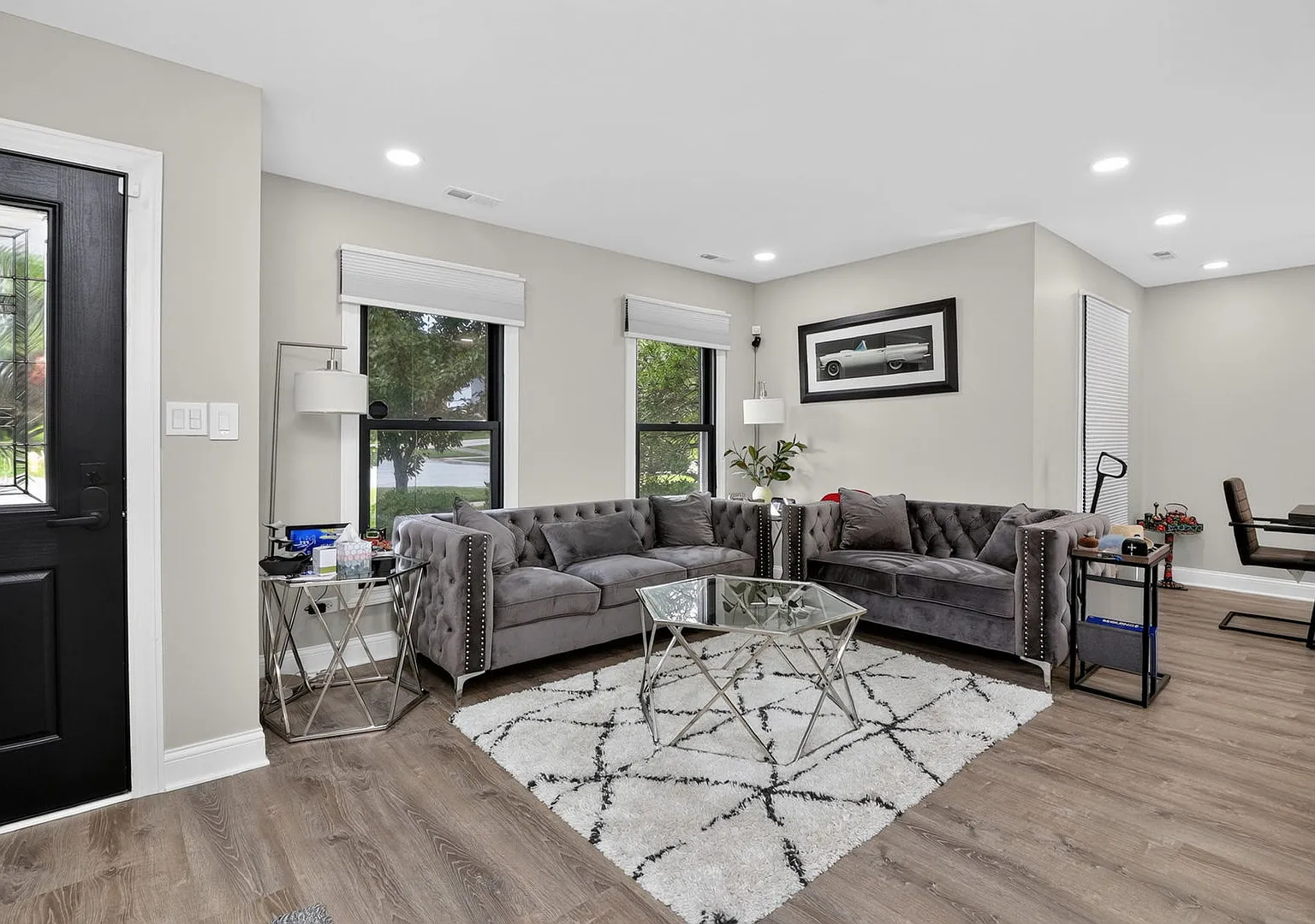 3 bed, 1226 sqft, $3,200 — Photo 2