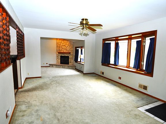 3rd image of 8049 S Neenah