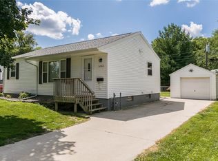 1666 9th St NW, Cedar Rapids, IA 52405