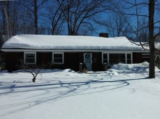 37 Winnicoash St, Laconia, NH 03246