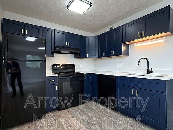2nd image of 2325 S St #7
