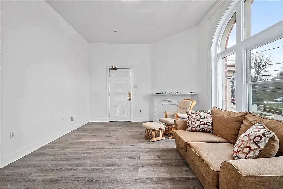 Building Photo - 100 N Linden Ave #103