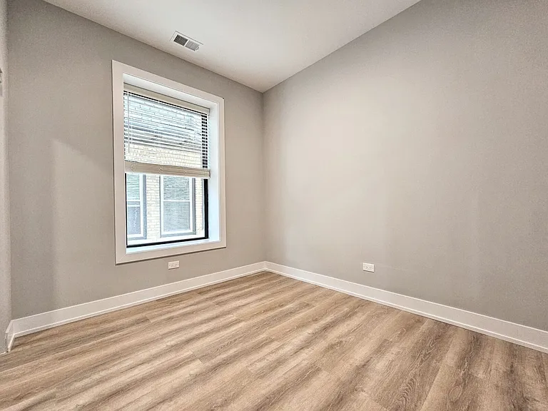 437 W Belden Ave #17 — Photo 6