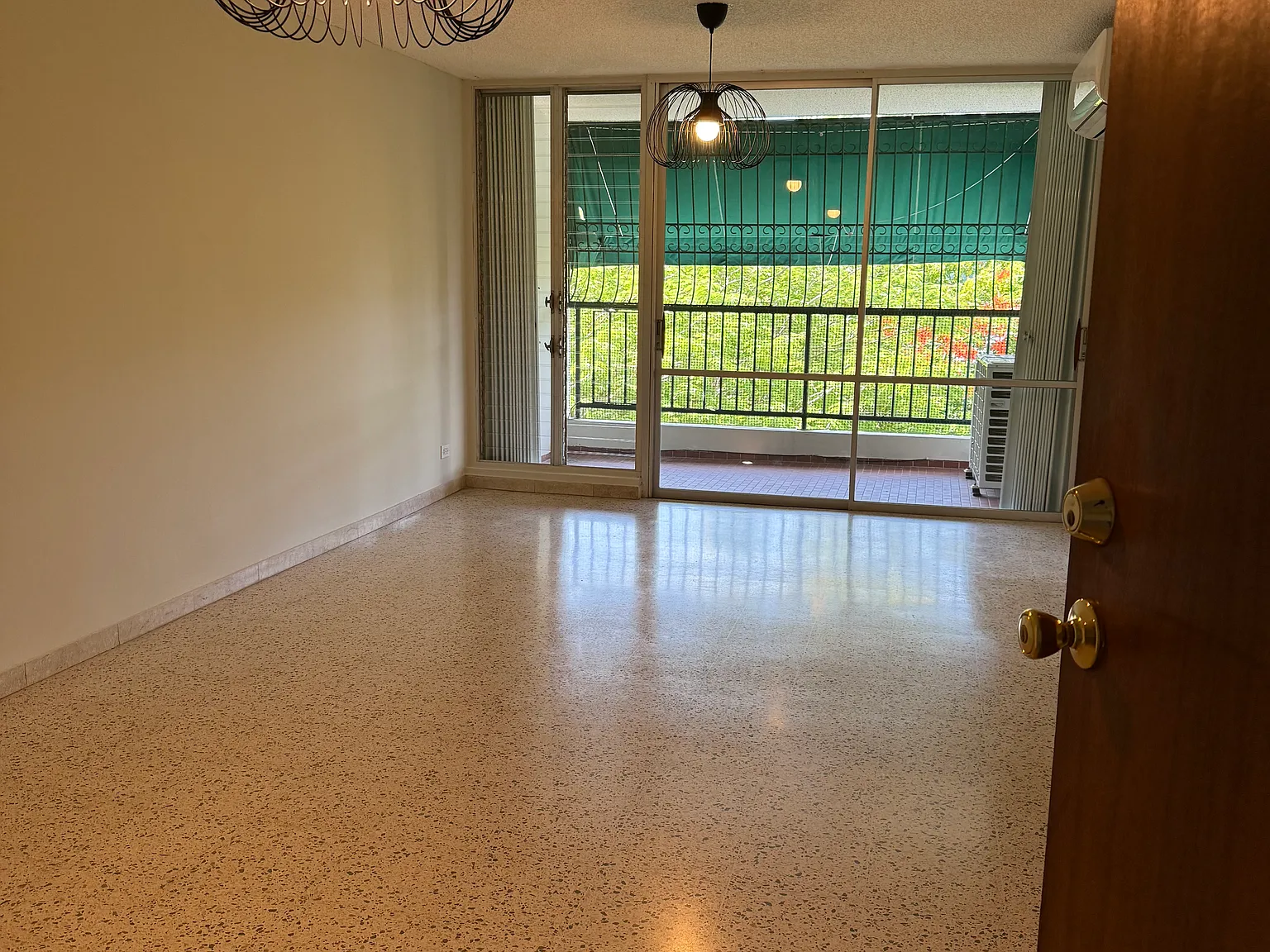 2 bed, $1,800 — Photo 4