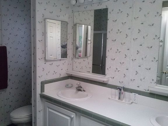 3rd image of 1621 Darrington Ln