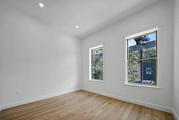 Rented by Compass | media 20