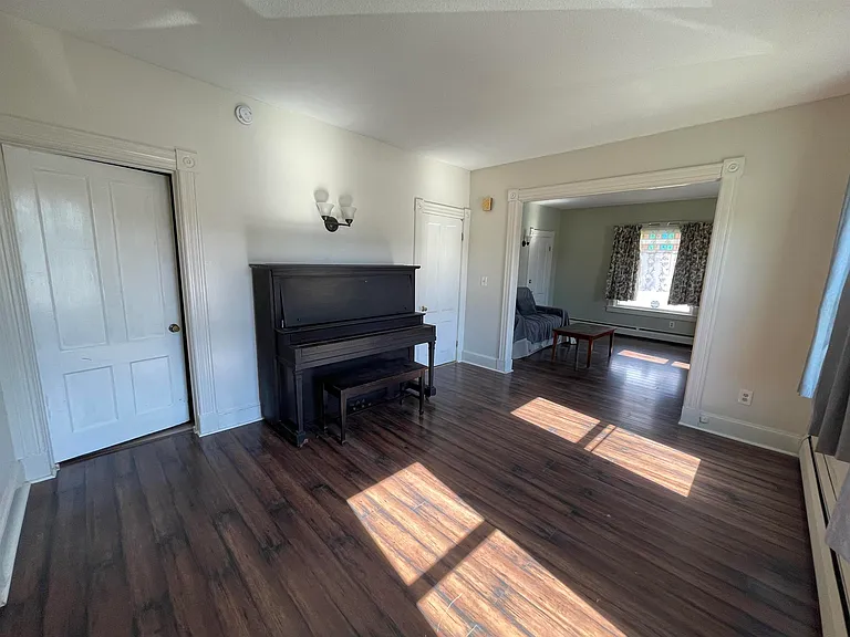 49 E Center St #1 — Photo 4