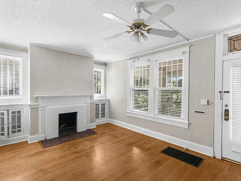 Laurelton Oaks — Photo 25