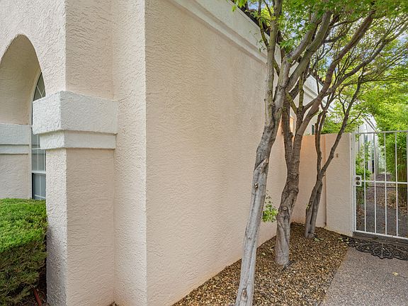3rd image of 6115 Rosetree Pl NE
