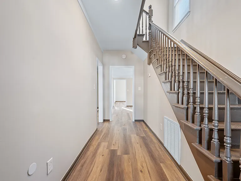 1015 Cabell St — Photo 4