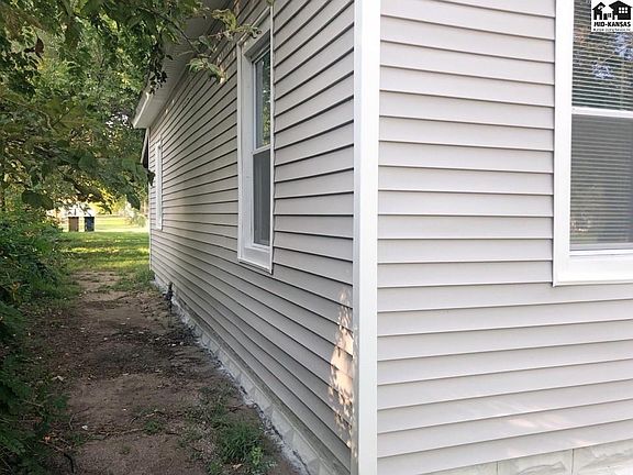 4th image of 602 W 7th Ave