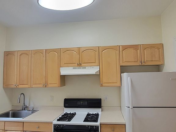4th image of 34-37 30th St #2R
