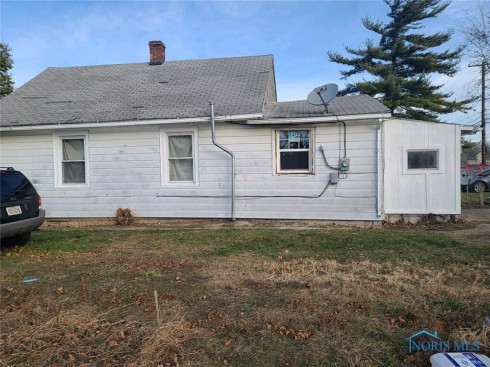 2nd image of 3130 Maher St