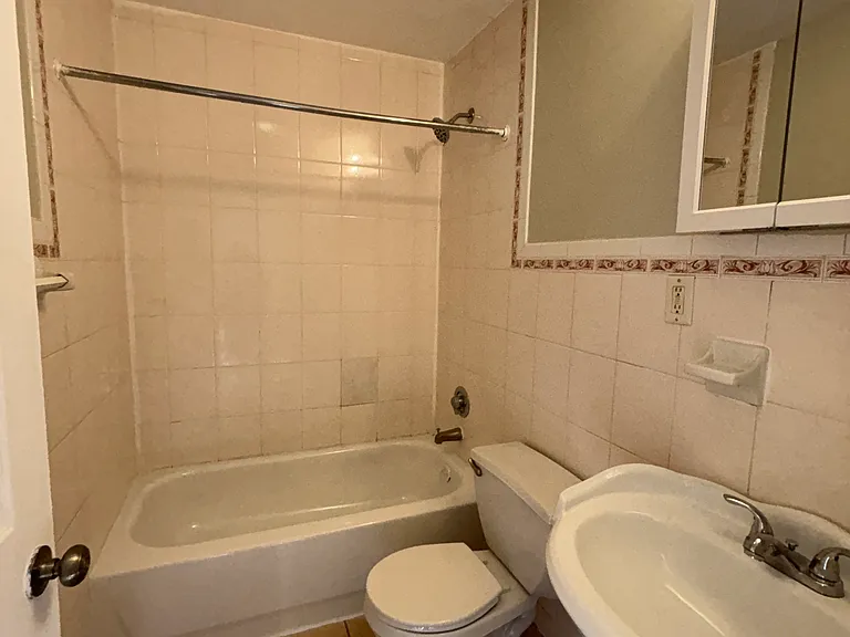 76 N 9th St #16 — Photo 7