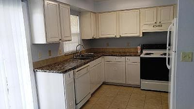4th image of 1920 E Edgewood Dr