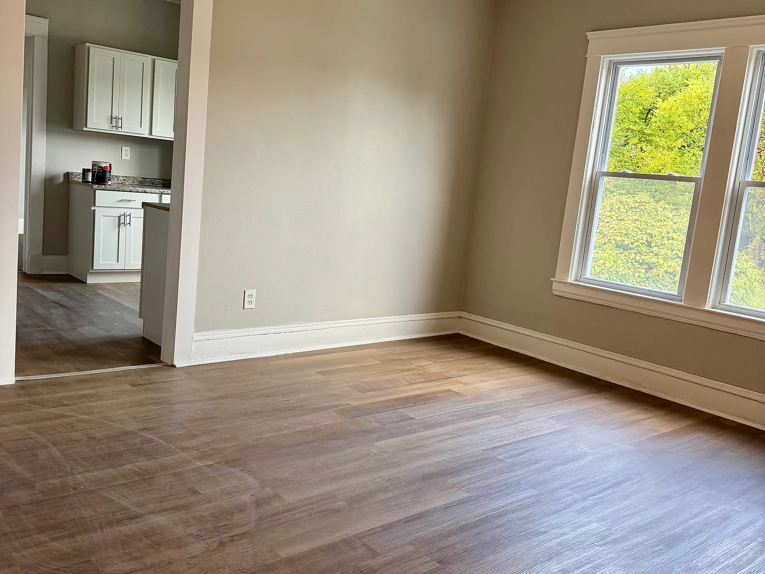 2 bed, 1100 sqft, $1,100 — Photo 3