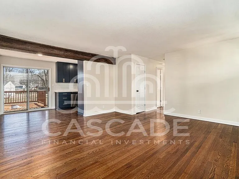 403 NW Village Dr — Photo 3
